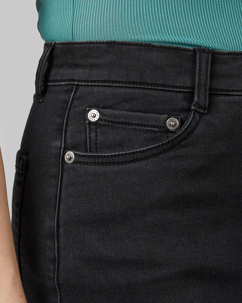 WOMEN'S STRETCH COMFORT JEAN SKIRT - Image 15