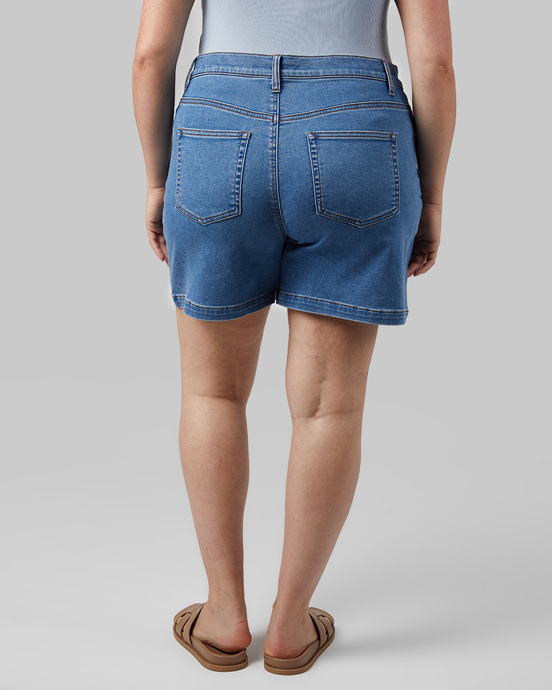 WOMEN'S STRETCH COMFORT JEAN 5-INCH SHORT - Image 22