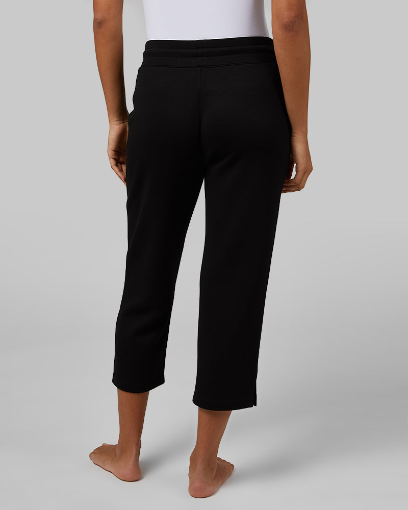 WOMEN'S STUDIO TECH CAPRI - Image 23