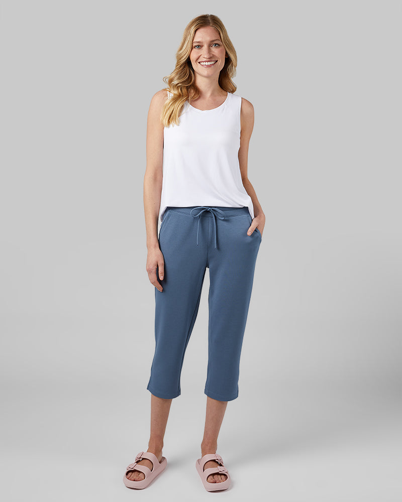 WOMEN'S STUDIO TECH CAPRI - Image 12