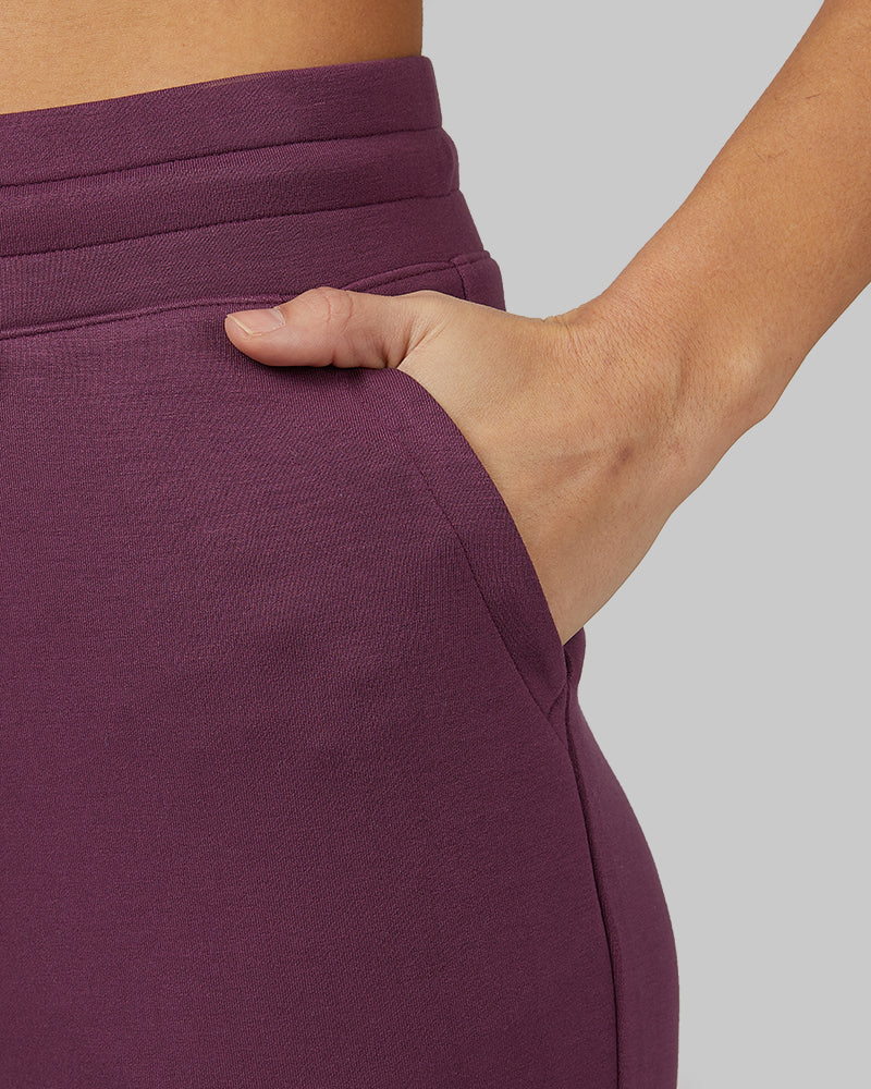 WOMEN'S STUDIO TECH CAPRI - Image 2