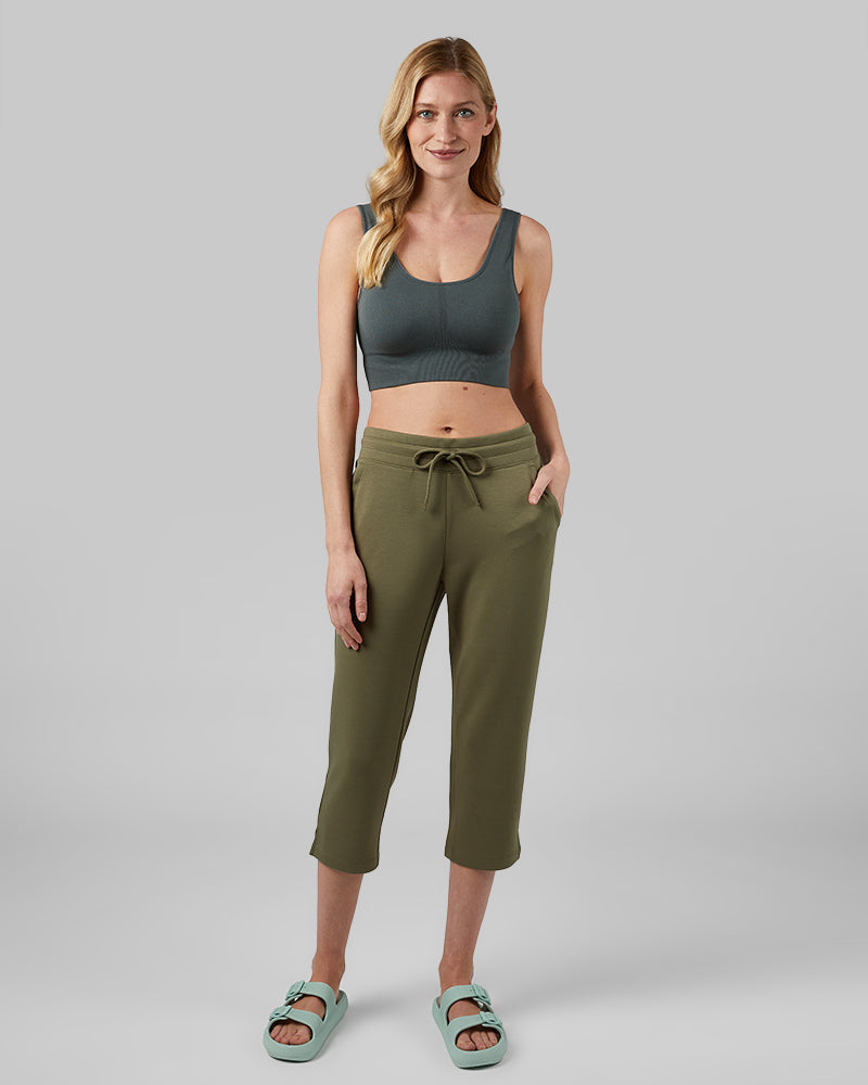 WOMEN'S STUDIO TECH CAPRI - Image 16