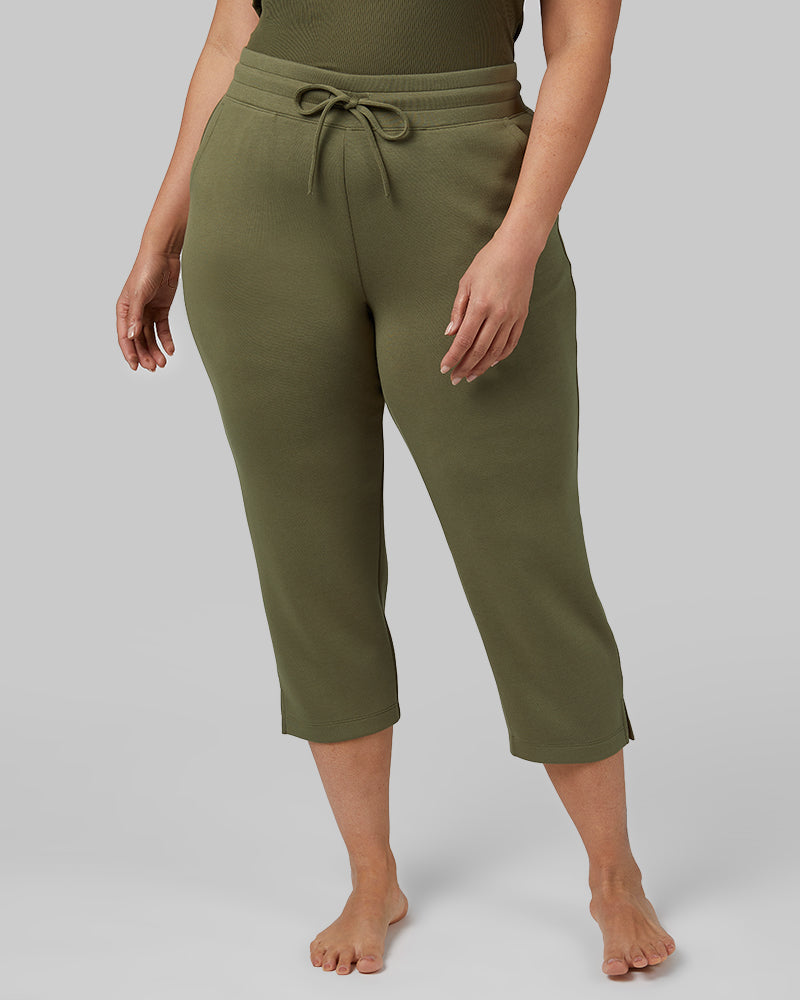 WOMEN'S STUDIO TECH CAPRI - Image 17