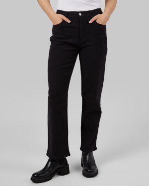 WOMEN'S STRETCH COMFORT RELAXED SWEATPANT JEAN