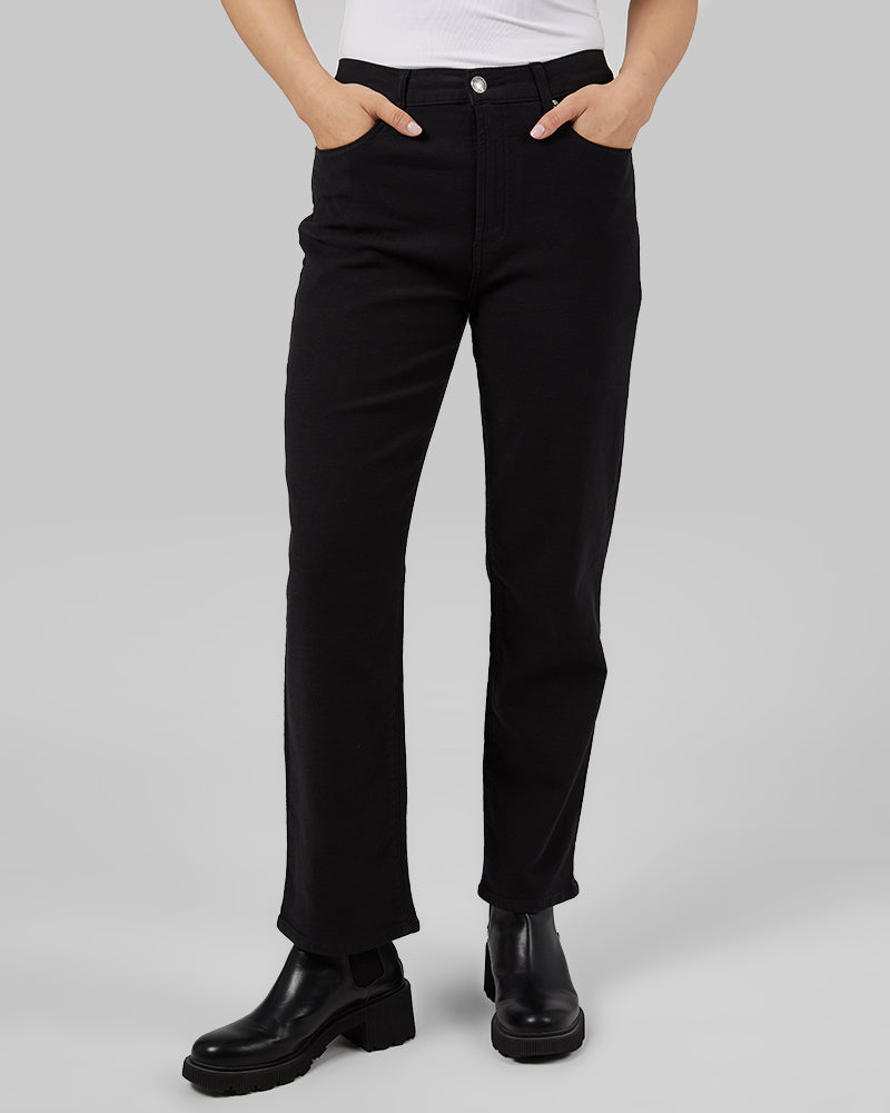 WOMEN'S STRETCH COMFORT RELAXED SWEATPANT JEAN